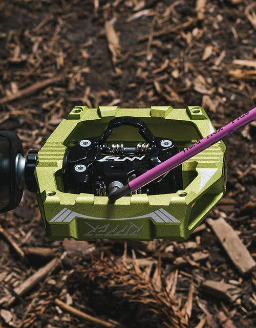 Load image into Gallery viewer, Ripper Mountain Bike Clipless Pedal Set, Rocker Clip Mechanism, SPD Compatible, 9/16-Inch Crmo Axle
